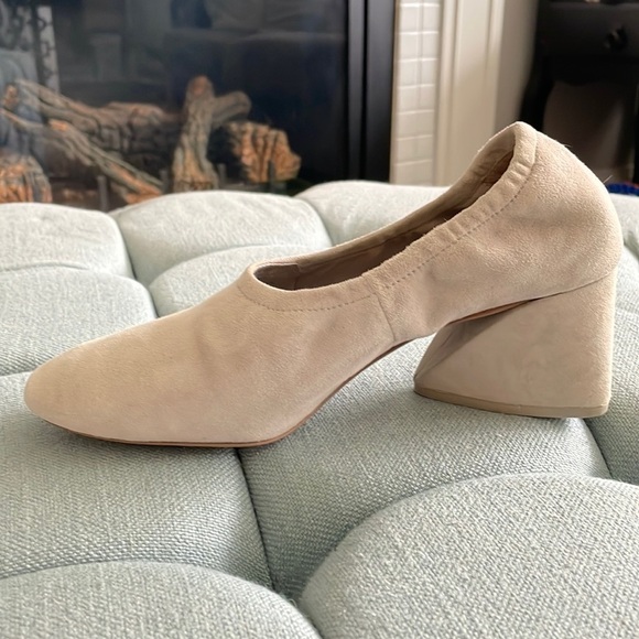 Mercedes Castillo Suede Emilia Mid Heels - Picture 7 of 16